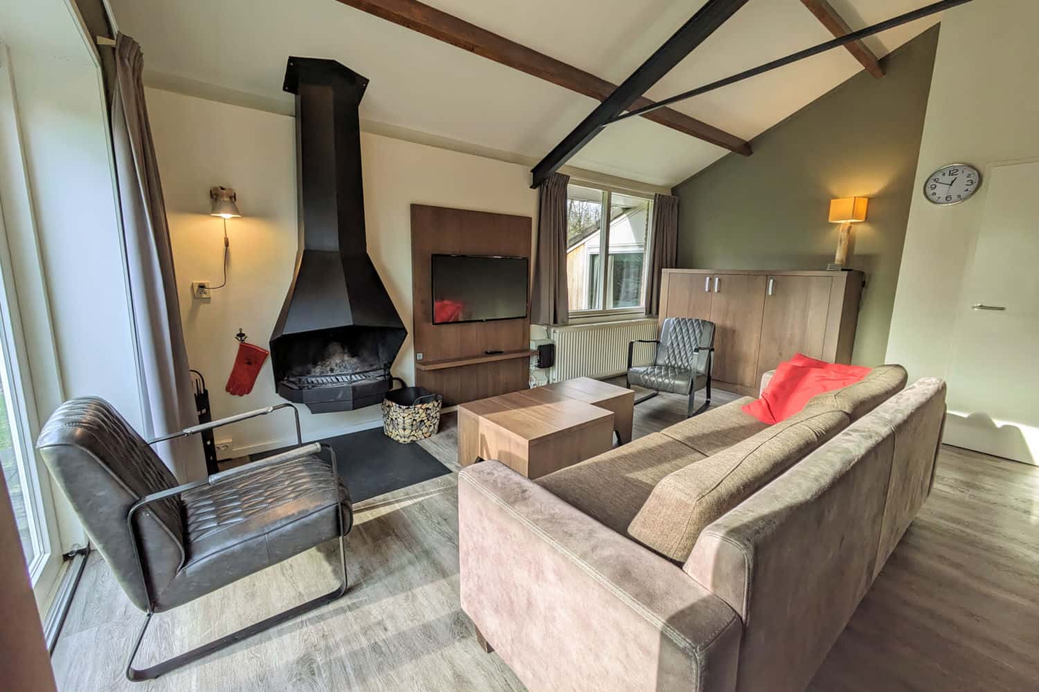 Bosbungalow Veenbes
