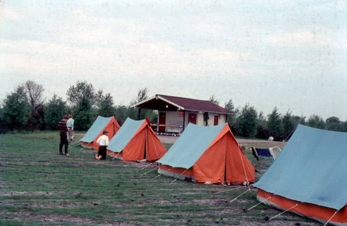 Tenten op de camping