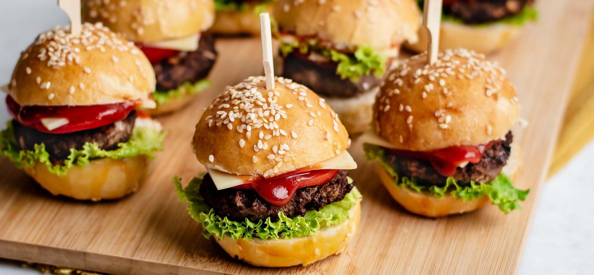 Mini hamburgers op Westerbergen Drentsbuffet