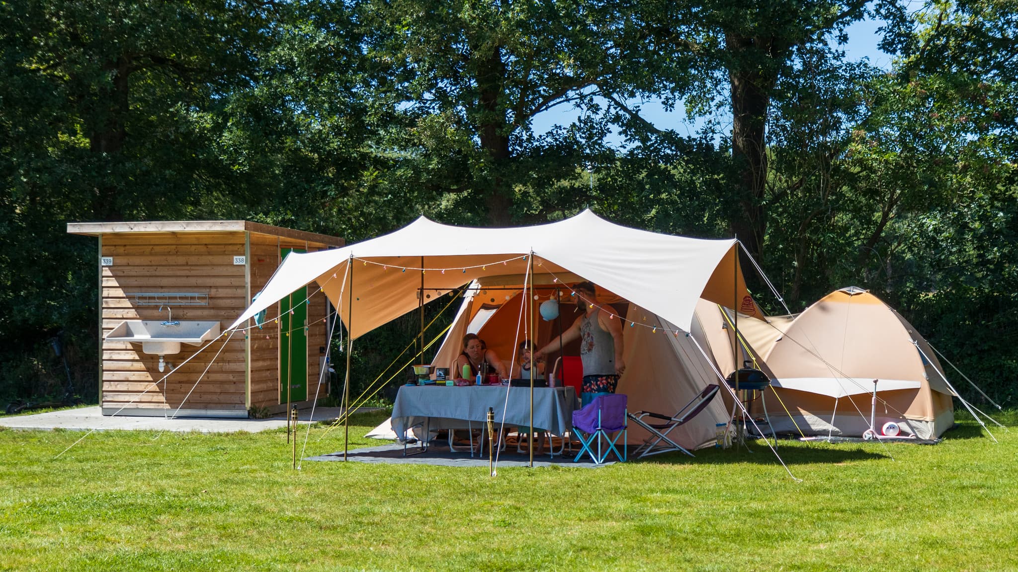 Tijdens Pinksteren samen genieten van ruime kampeerplaatsen op Westerbergen in Drenthe